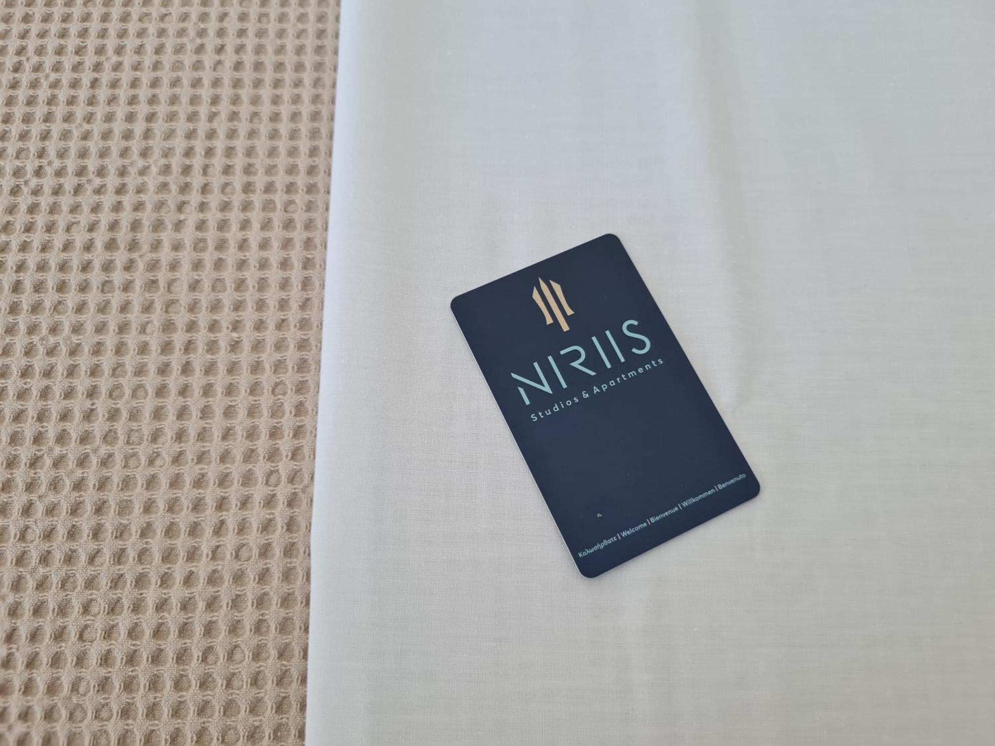 Niriis Sea View Studio Melite Batsi Batsi  Luaran gambar